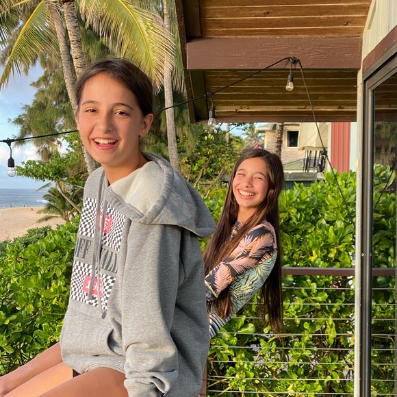 Meet your Posher, Ivy - Picture 8 of 10